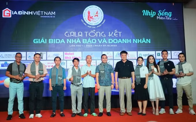 giai bida nha bao va doanh nhan ho tro 150 trieu dong cho cac em nhiem chat doc dioxin hinh 1