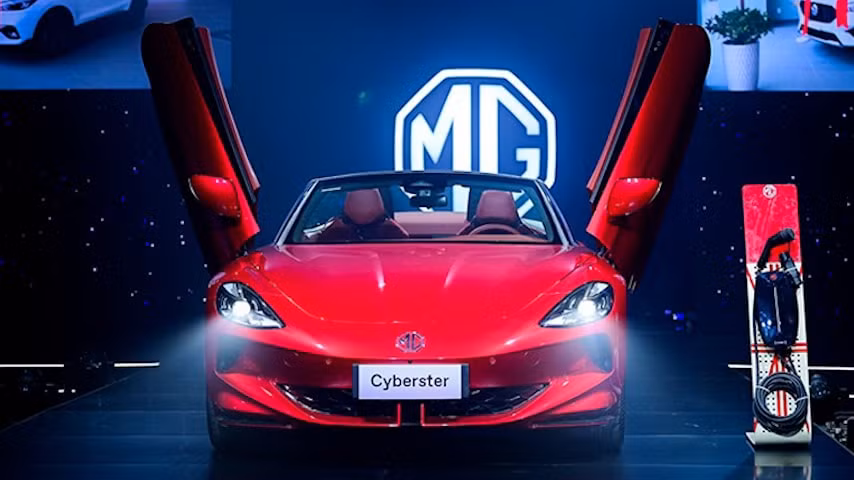 hinh anh thuc te mg cyberster tai viet nam hinh 1