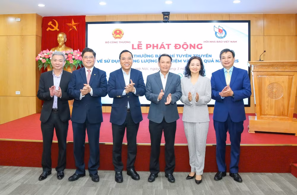 lanh_dao.jpg