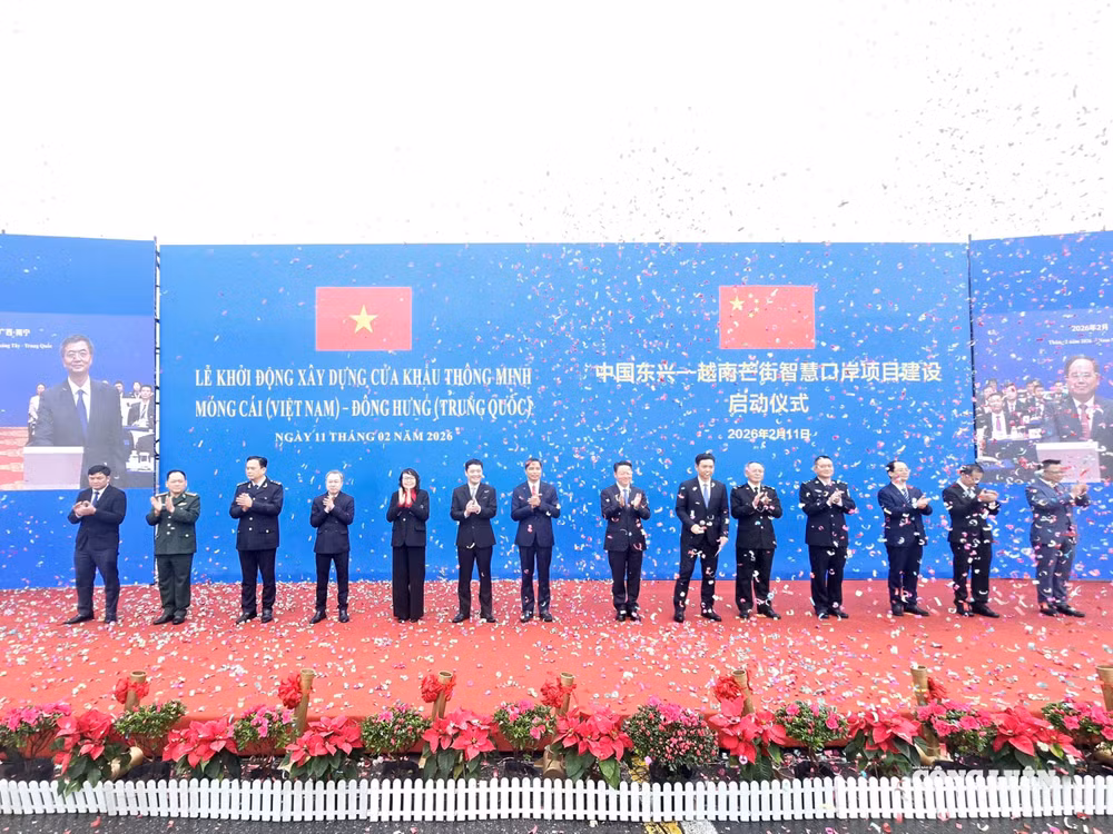 2-thong-quan-cuoi-tuan-cau-bac-luan-2.jpg