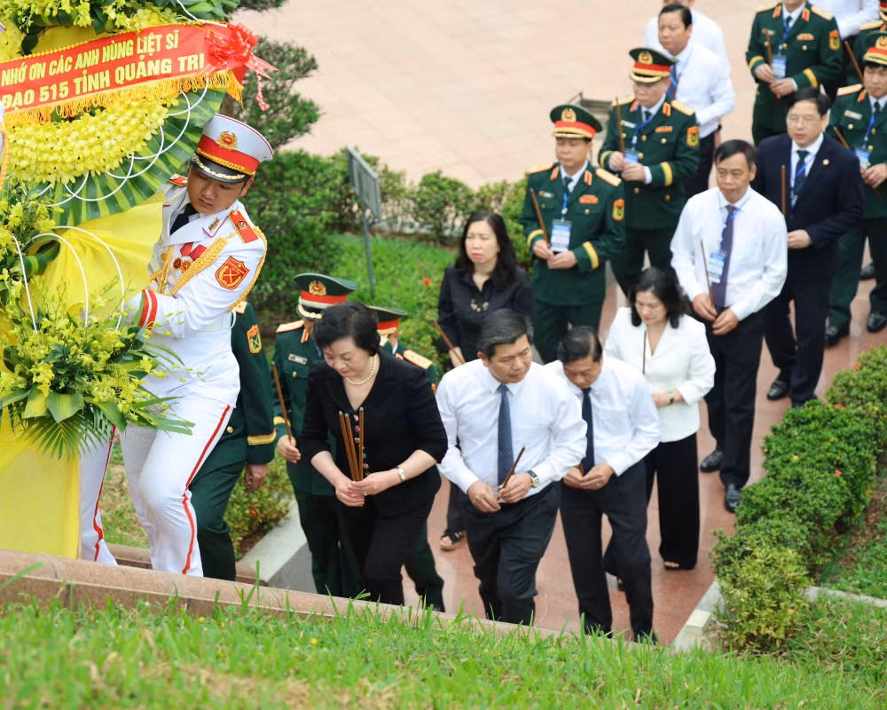 Phó Thủ tướng Phạm Thị Thanh Trà phát động Chiến dịch 500 ngày đêm tìm kiếm, quy tập và xác định danh tính hài cốt liệt sĩ- Ảnh 7.