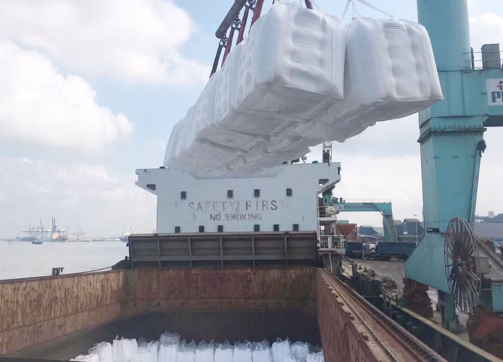 Phú Mỹ đẩy mạnh xuất khẩu ure kỹ thuật, tận dụng cơ hội giá thế giới tăng cao (1)