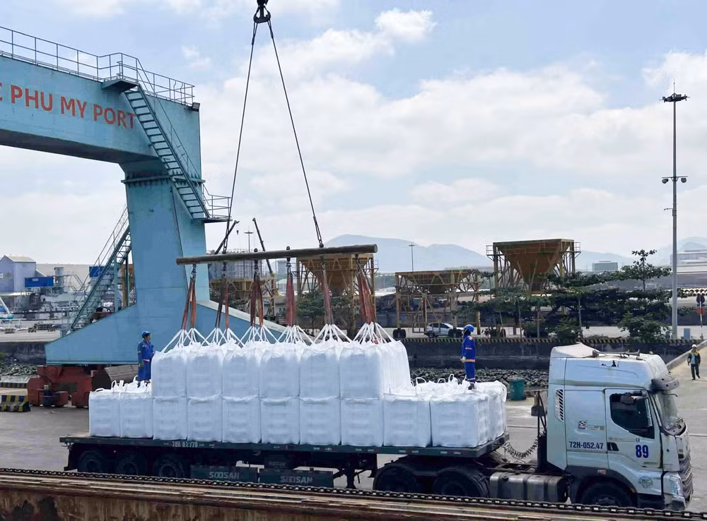 Phú Mỹ đẩy mạnh xuất khẩu ure kỹ thuật, tận dụng cơ hội giá thế giới tăng cao (3)