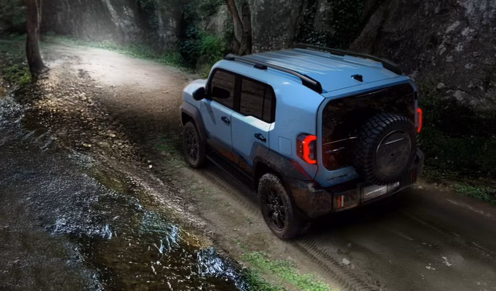 Toyota Land Cruiser FJ định vị ở phân khúc gầm cao cỡ C cùng với 