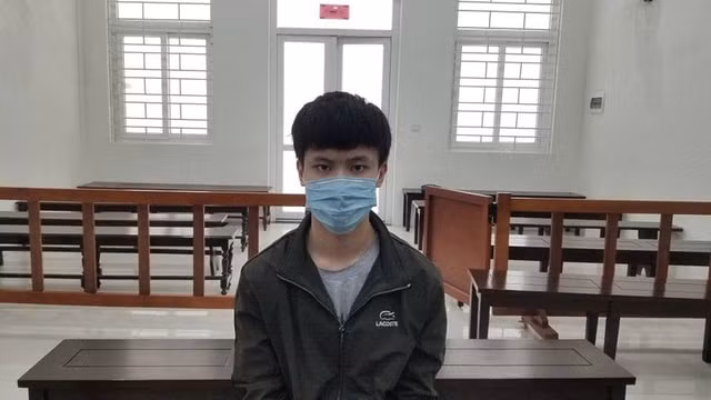 Bị cáo Trung tại phiên tòa. Ảnh: TL