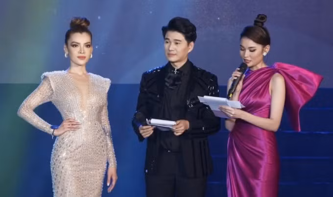 Người đẹp chuyển giới được đánh giá cao không chỉ ở hình thể mà còn ở cả phần thi ứng xử thành công trong đêm chung kết.