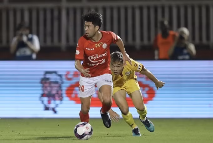 Bầu Đức khen ngợi tuyệt đối Lee Nguyễn sau màn tái xuất tại V.League đầy ấn tượng. Ảnh: internet