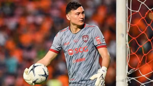 CLB Muangthong United đã sẵn sàng kiện Đặng Văn Lâm lên FIFA. Ảnh: internet