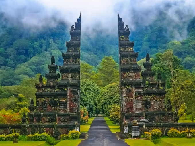 Bali được công bố là điểm đến nổi tiếng nhất trên thế giới, theo Giải thưởng Tripadvisor Travellers' Choice 2021.