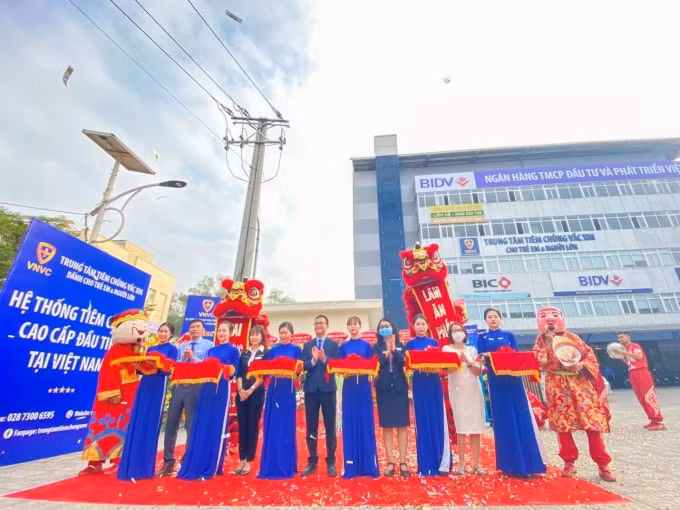 VNVC Long Thành chính thức đi vào hoạt động, đáp lại mong mỏi của người dân địa phương về một trung tâm tiêm chủng đẳng cấp, hiện đại.