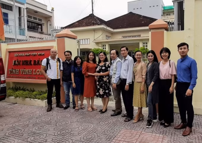 Đoàn phóng viên, BTV do HNBVN tỉnh Sóc Trăng tổ chức đi giao lưu, học tập chia sẻ kinh nghiệm tại Vĩnh Long.