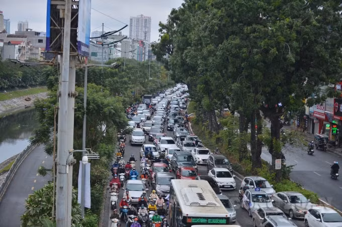 Hà Nội ngày nắng đêm và sáng trời rét (Ảnh: Quang Hùng)