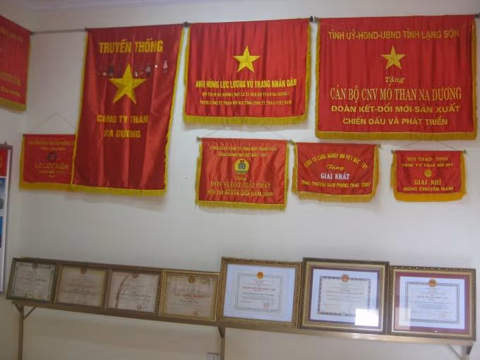 Công ty TNHH MTV Than Na Dương với hơn 60 năm đã nhận được nhiều danh hiệu cao quý do Nhà nước trao tặng.