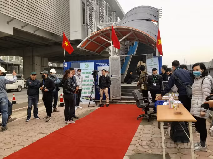 Khu vực lối vào tham quan nhà ga S1