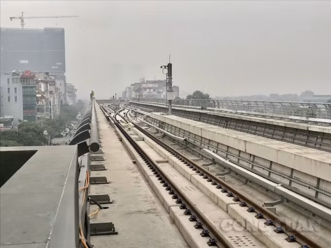 Hiện đoàn tàu đầu tiên của dự án đã được đưa về Depot và chuẩn bị đón đón đoàn thứ hai. MRB dự kiến khai thác trước 8,5km đoạn trên cao vào cuối năm 2021 và thêm 4km đi ngầm vào cuối năm 2022