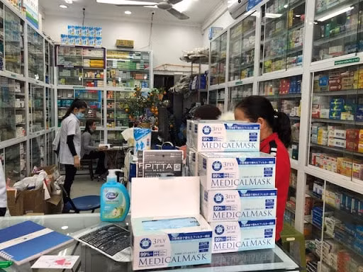 Dịch Covid-19 đang nóng lên từng giờ nhưng giá khẩu trang thì không thay đổi.