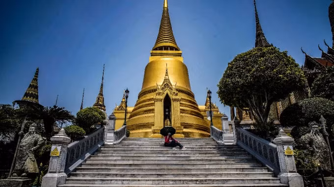 Wat Phra Kaew, một điểm thu hút khách du lịch lớn ở Bangkok: Do đại dịch, số lượng du khách nước ngoài đến Thái Lan năm 2020 đã giảm 83% so với năm trước. Ảnh: Akira Kodaka/Nikkei