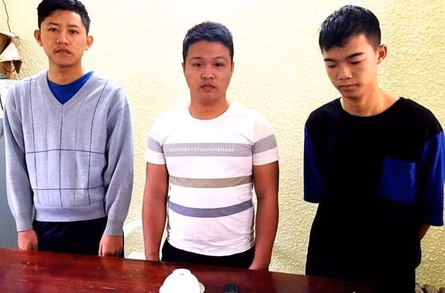 3 đối tượng dùng thủ đoạn cờ gian, bạc lận để chiếm đoạt 100 triệu đồng bị bắt giữ. Ảnh: dantri.com.vn