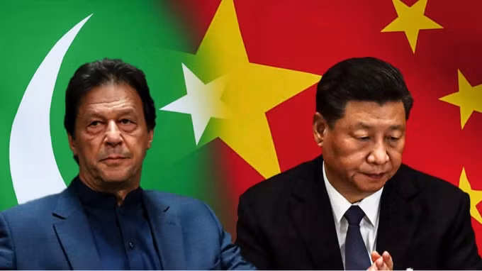 Thủ tướng Pakistan Imran Khan, trái và Chủ tịch Trung Quốc Tập Cận Bình: Hai nước đang vướng vào bất đồng nghiêm trọng nhất liên quan đến Sáng kiến Vành đai và Con đường.