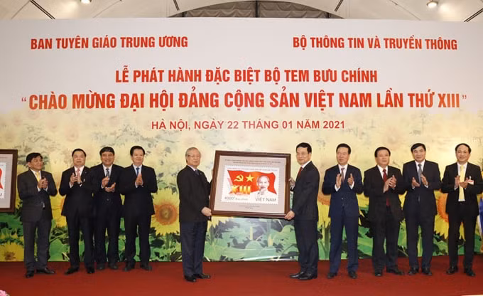 Hình ảnh tại buổi Lễ phát hành bộ tem đặc biệt