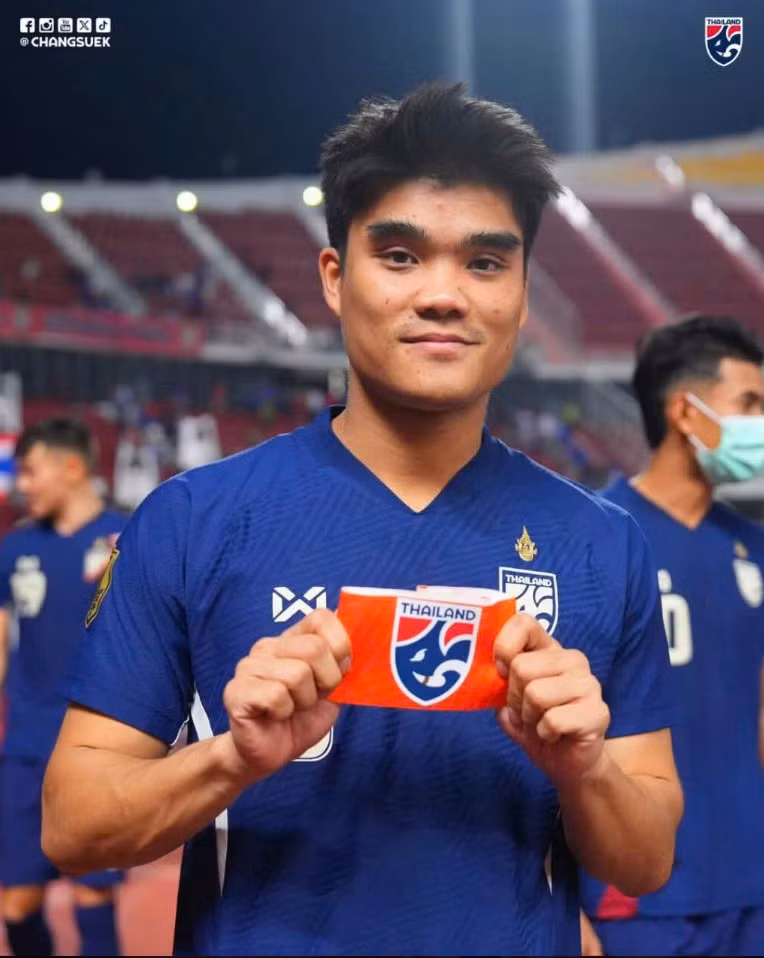 top 5 cau thu xuat sac nhat cua doi tuyen thai lan hinh 3
