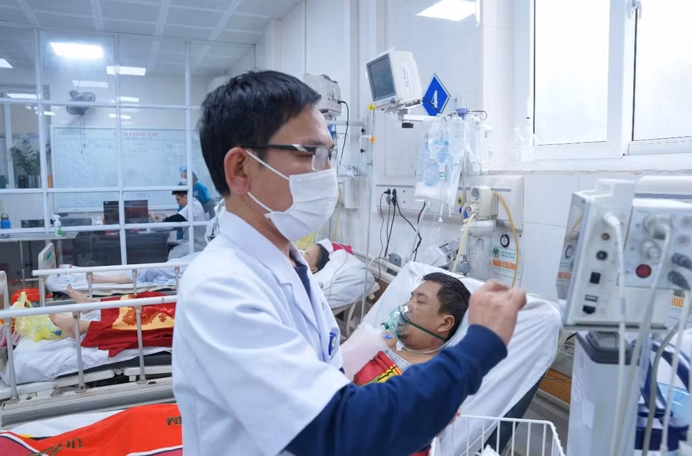cuu song benh nhan ngung tim ngoai vien do vet thuong thau nguc hinh 3
