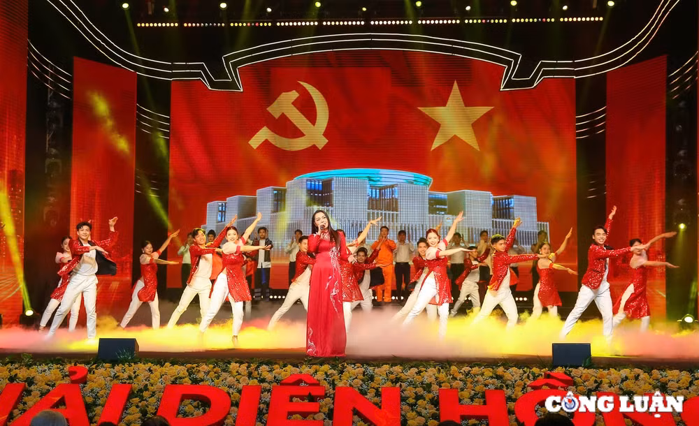 ton vinh nguoi lam bao tam sang but sac tri ben dong hanh cung quoc hoi hinh 6