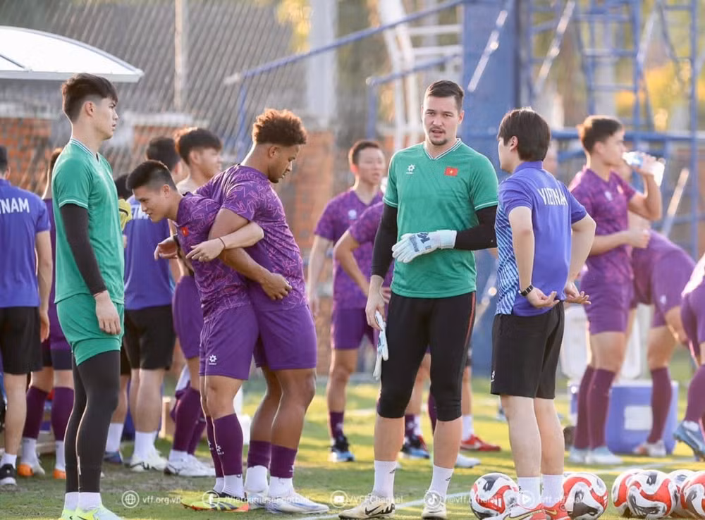 dt viet nam ren the luc san sang dau thai lan tai chung ket aff cup luot ve hinh 2