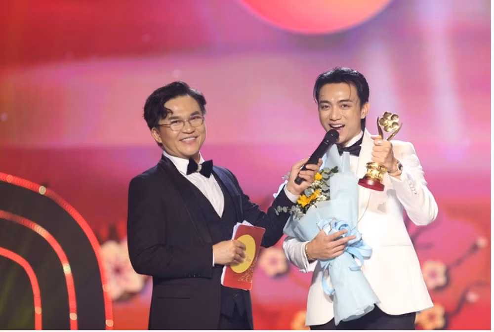 anh trai vuot ngan chong gai gianh 3 giai mai vang 2024 hinh 2