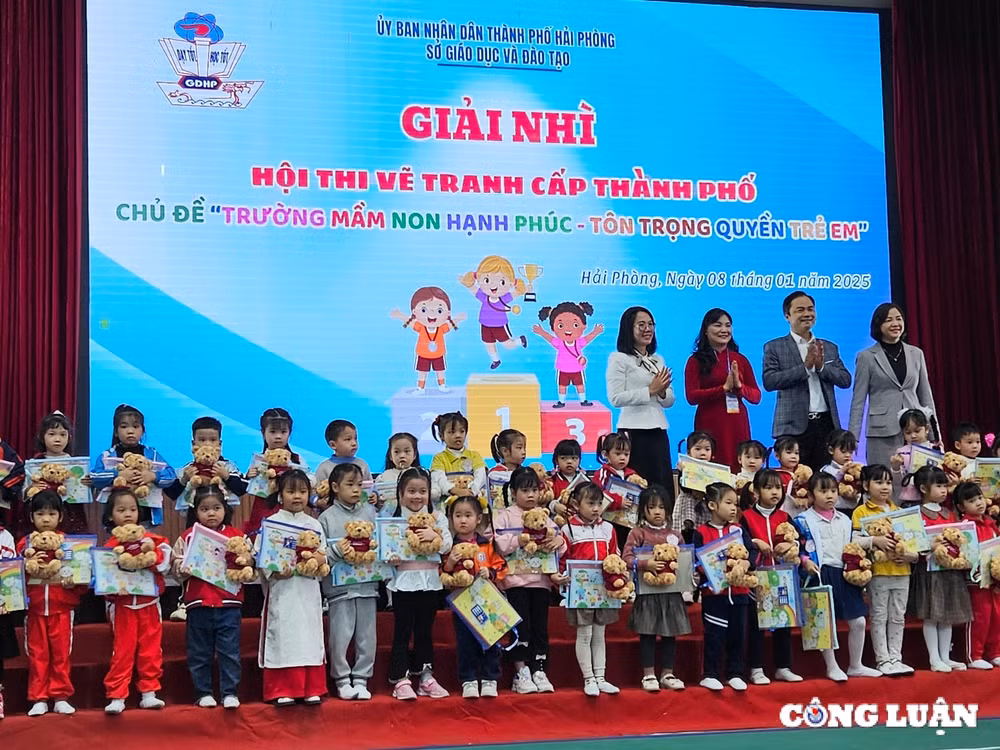 hai phong 300 tre mau giao tham gia ve tranh chu de truong hoc hanh phuc ton trong quyen tre em hinh 3