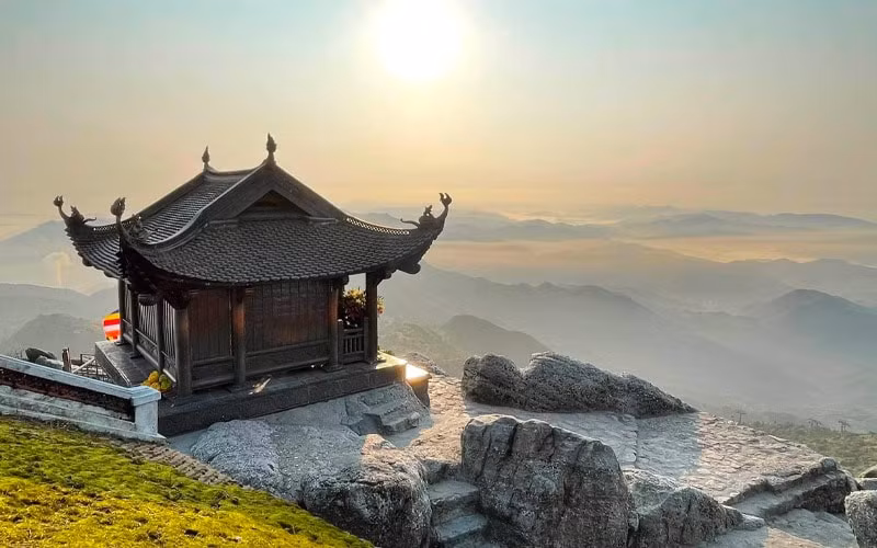 5 dia diem du lich tam linh noi tieng gan ha noi phu hop de di trong ngay hinh 4