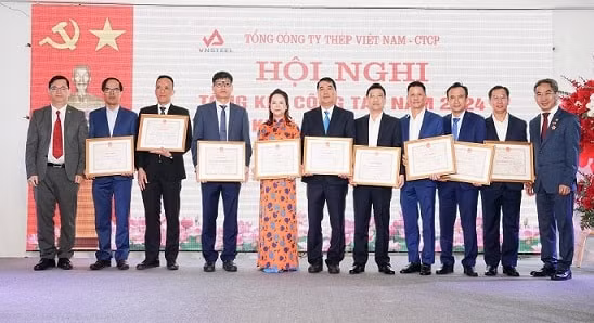 tong cong ty thep viet nam nam 2024 tang truong vuot bac hinh 2
