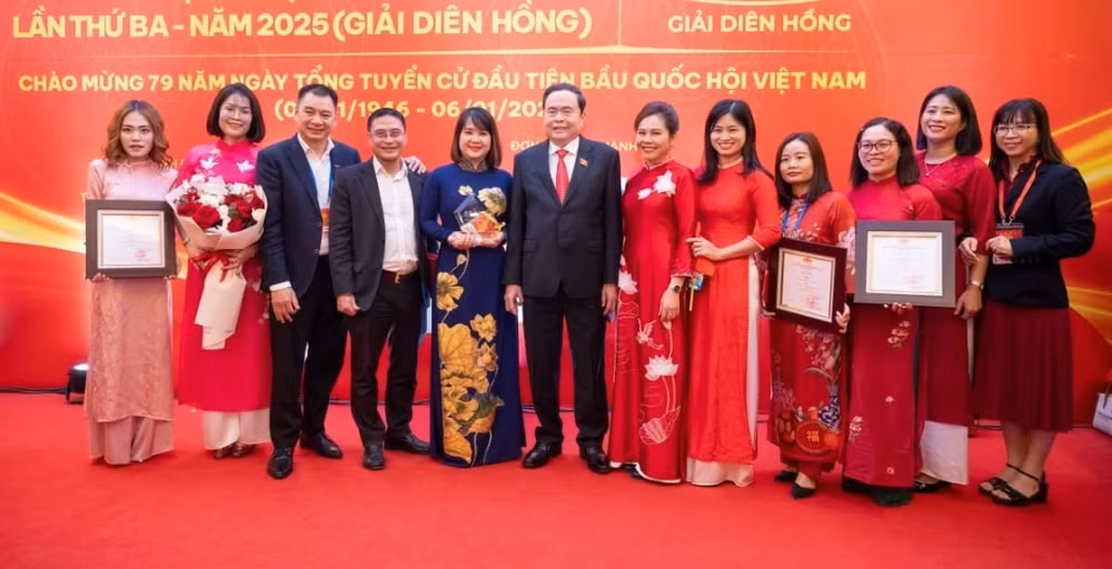 nguoi lam bao dong hanh cung quoc hoi nang cao hieu qua tuyen truyen ve sap xep tinh gon bo may hinh 3