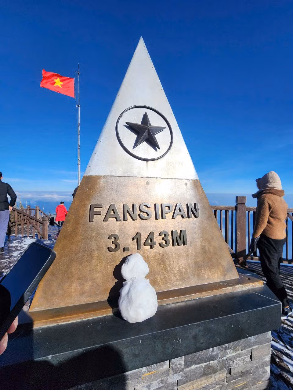 7 ngay lien tiep bang gia phu trang dinh fansipan khien du khach thich thu hinh 3