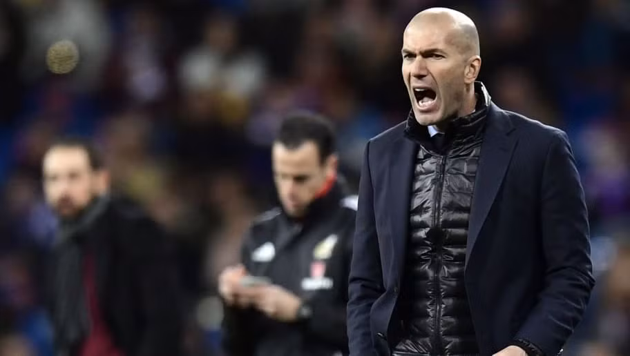 Zidane không hài lòng với mối quan hệ với Chủ tịch Florentino Perez. Ảnh: Getty