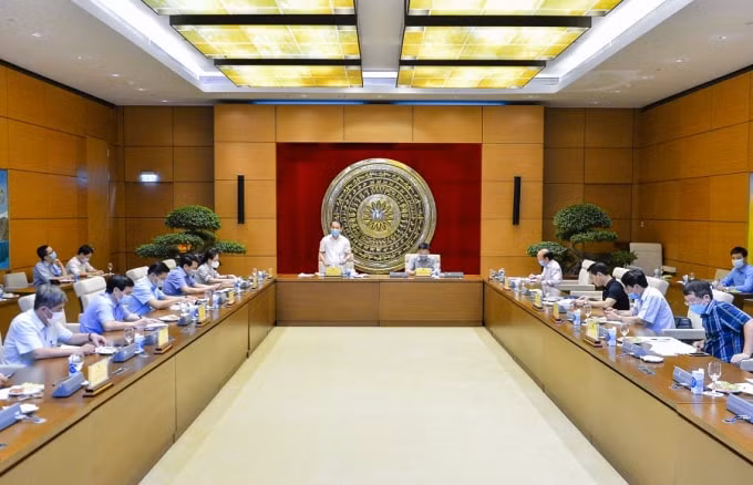 Quang cảnh phiên họp.