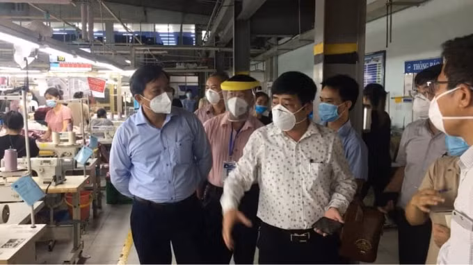 Công tác phòng dịch tại các khu công nghiệp cần thiết phải được thực hiện một cách khẩn trương (ảnh TL).