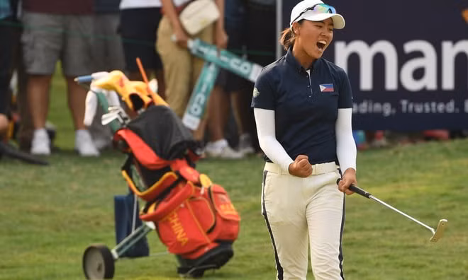 Golfer người Philippines Yuka Saso tạm dẫn đầu US Women's Open sau 2 ngày thi đấu. Ảnh: internet