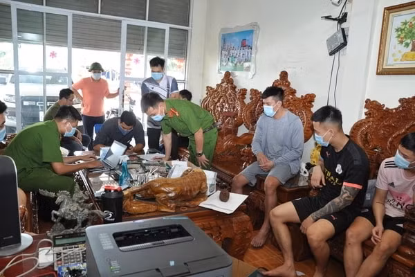 Đường dây cá độ bóng đá nghìn tỷ ở Hải Dương
