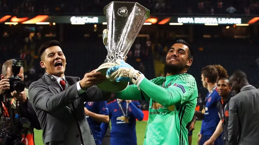 Romero là trụ cột đưa MU đến chức vô địch Europa League 2016/17. Ảnh: Getty