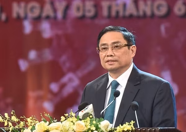 Thủ tướng Phạm Minh Chính phát biểu tại Lễ ra mắt Quỹ vaccine phòng chống COVID-19, tối 5/6. Ảnh: VGP