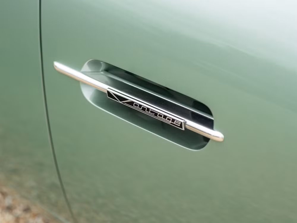 Siêu xe cổ Aston Martin DB5. Ảnh: Carscoops