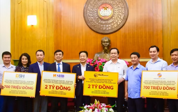 Hệ sinh thái của doanh nhân Đỗ Quang Hiển luôn tiên phong trong các công tác phòng chống dịch COVID-19.