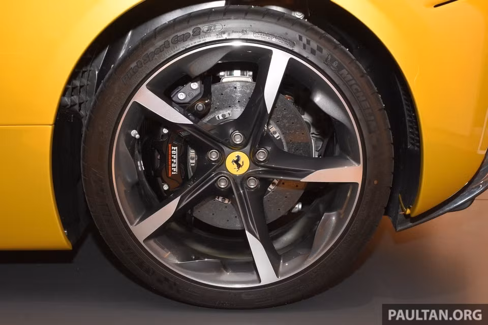 Ferrari SF90 Spider. Ảnh: Paultan