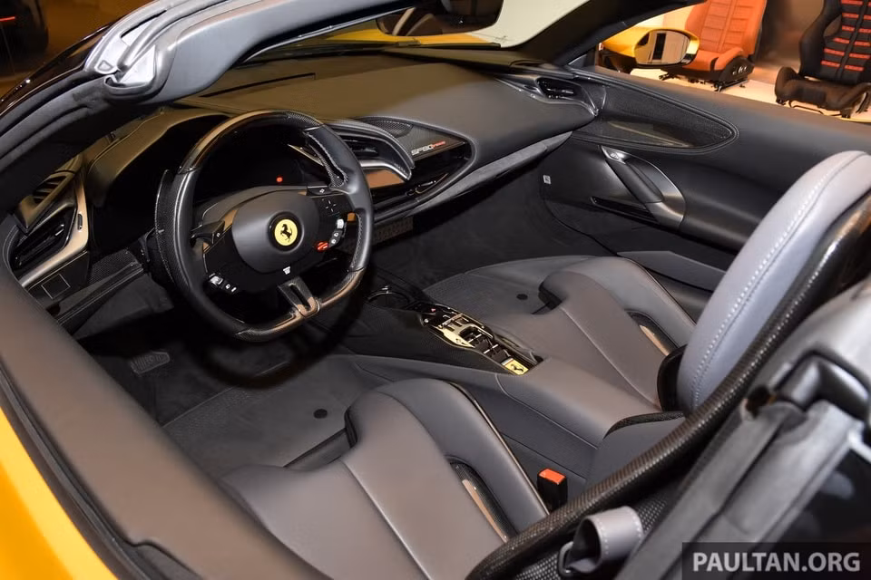 Ferrari SF90 Spider. Ảnh: Paultan