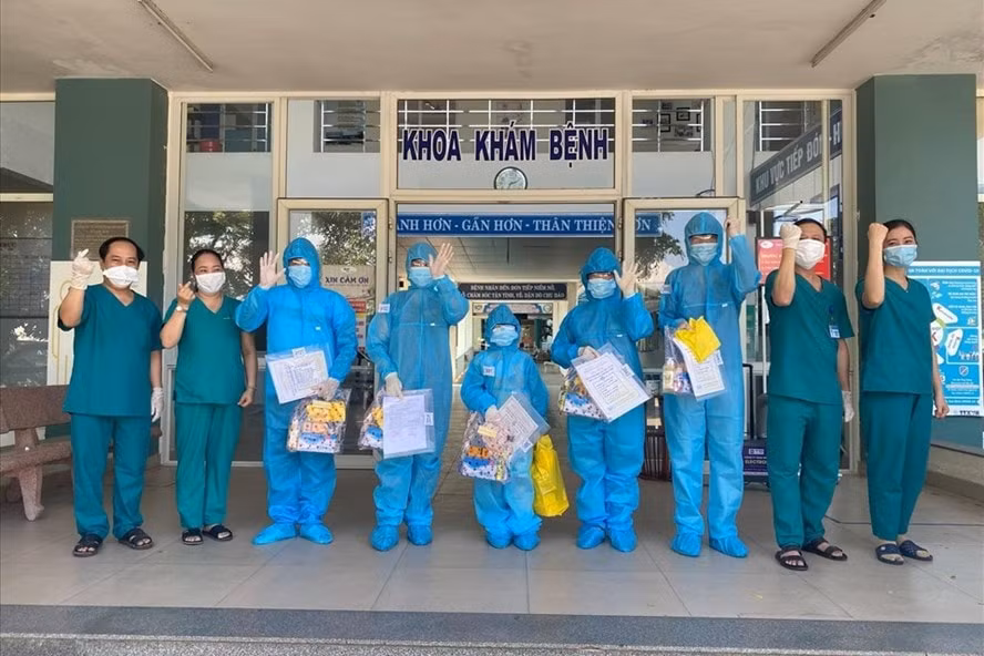 Ngày 1/6, TP.Đà Nẵng có thêm 9 bệnh nhân Covid-19 xuất viện. Ảnh: laodong.vn