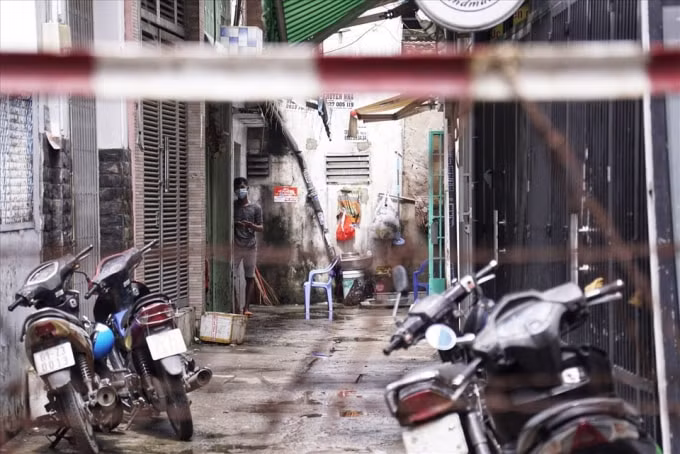 Con hẻm trên đường Nguyễn Văn Công (phường 3, quận Gò Vấp) - nơi sinh hoạt của nhóm truyền giáo Phục hưng. Ảnh: Anh Tú.