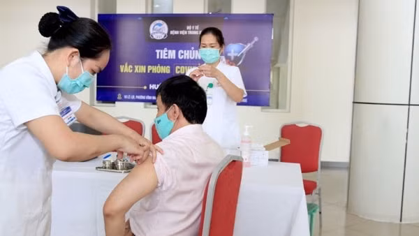 Bộ Y tế yêu cầu các địa phương kết thúc việc tiêm vaccine được phân bổ đợt 4 trước 15/9. Ảnh minh họa