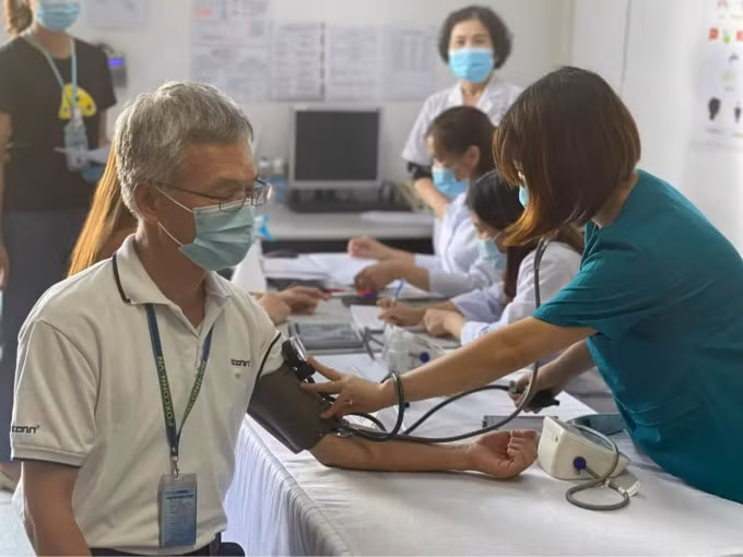 Việc các doanh nghiệp chủ động nhập vắc-xin phòng Covid-19 là điều tốt.
