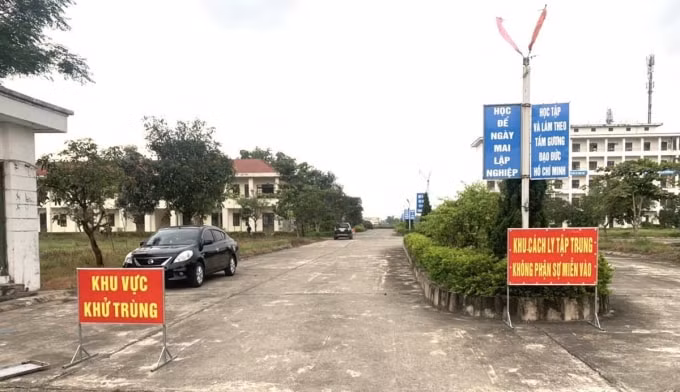 Một khu vực được khử trùng để phòng, chống dịch Covid-19 tại thị xã Hồng Lĩnh, Hà Tĩnh. Ảnh minh họa